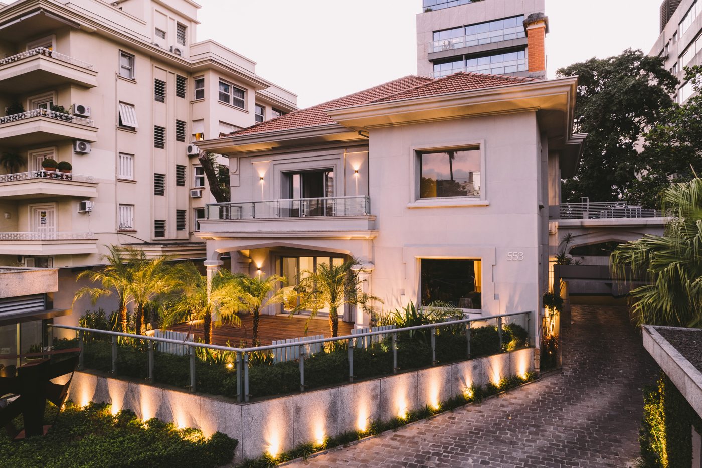 Fachada da clínica L'avance em Porto Alegre